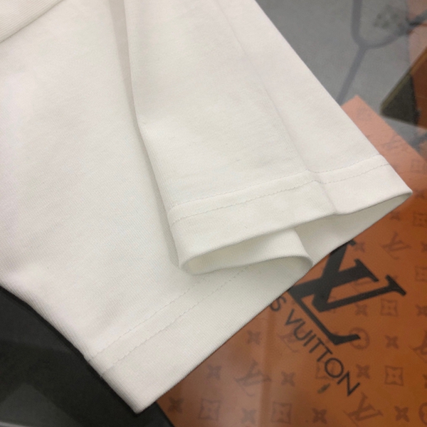 ブランドTシャツ角部分ディテール